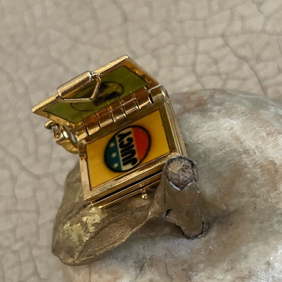 L00k B00k ChArM. RaRe, DIFfIcUlT T0 FiNd!🧡♥️💚 - Picture 5 of 11